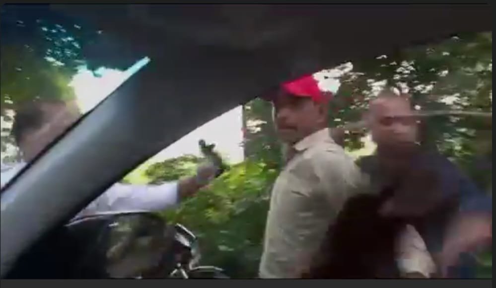 A Govt Doctor, Relative of Pradhan Indulged in Road Rage, Video Viral